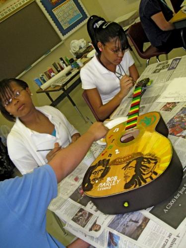 2010-VisualArts-CL-guitars